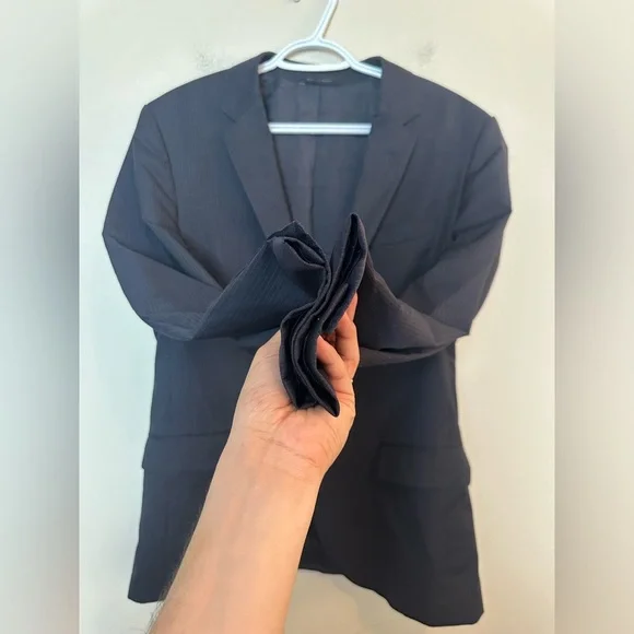 Hugo Boss Size 40R - Picture 9 of 10